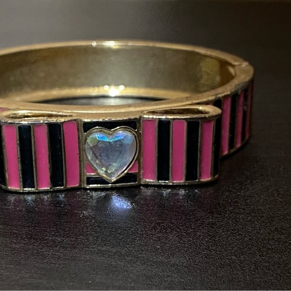 Pink & Black Clamp Bracelet, smoke free home - Picture 2 of 4